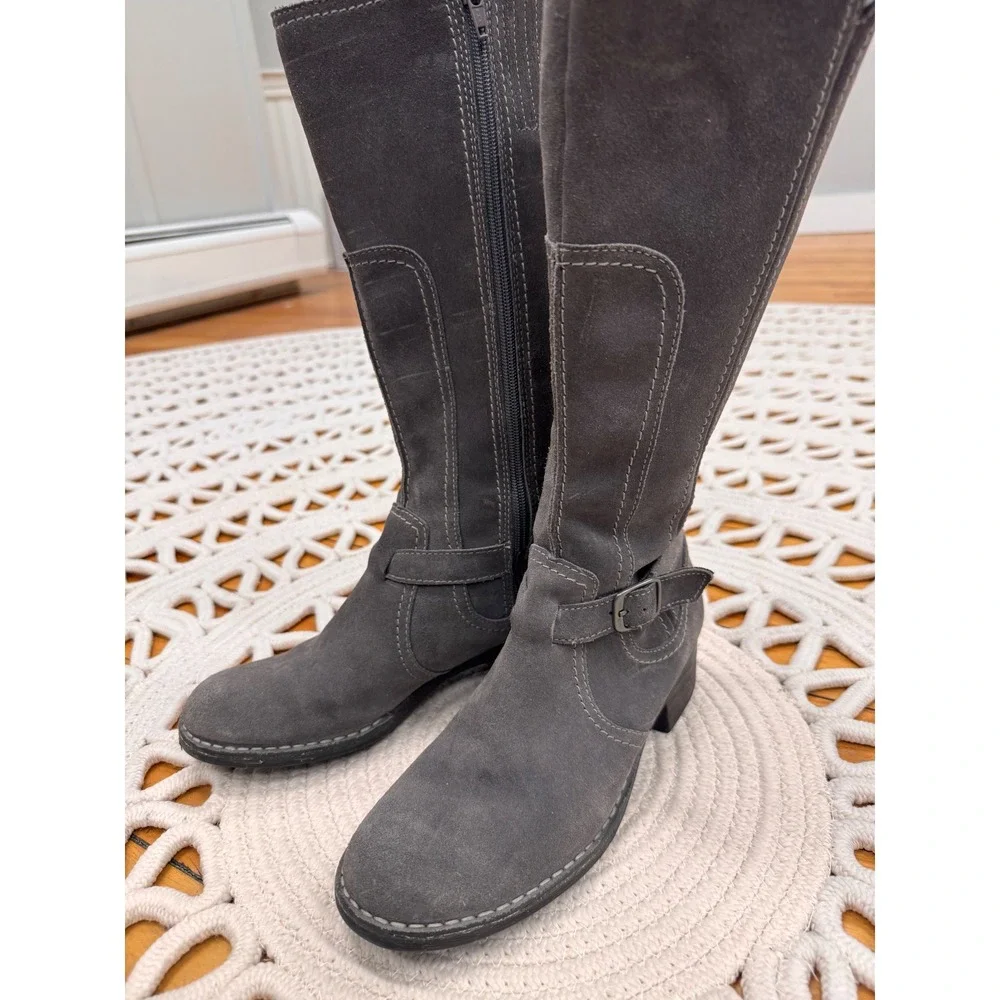 Clark's Gray Suede Knee High Boots Women's Size 7.5 M Side Zip Buckle‎ Detail